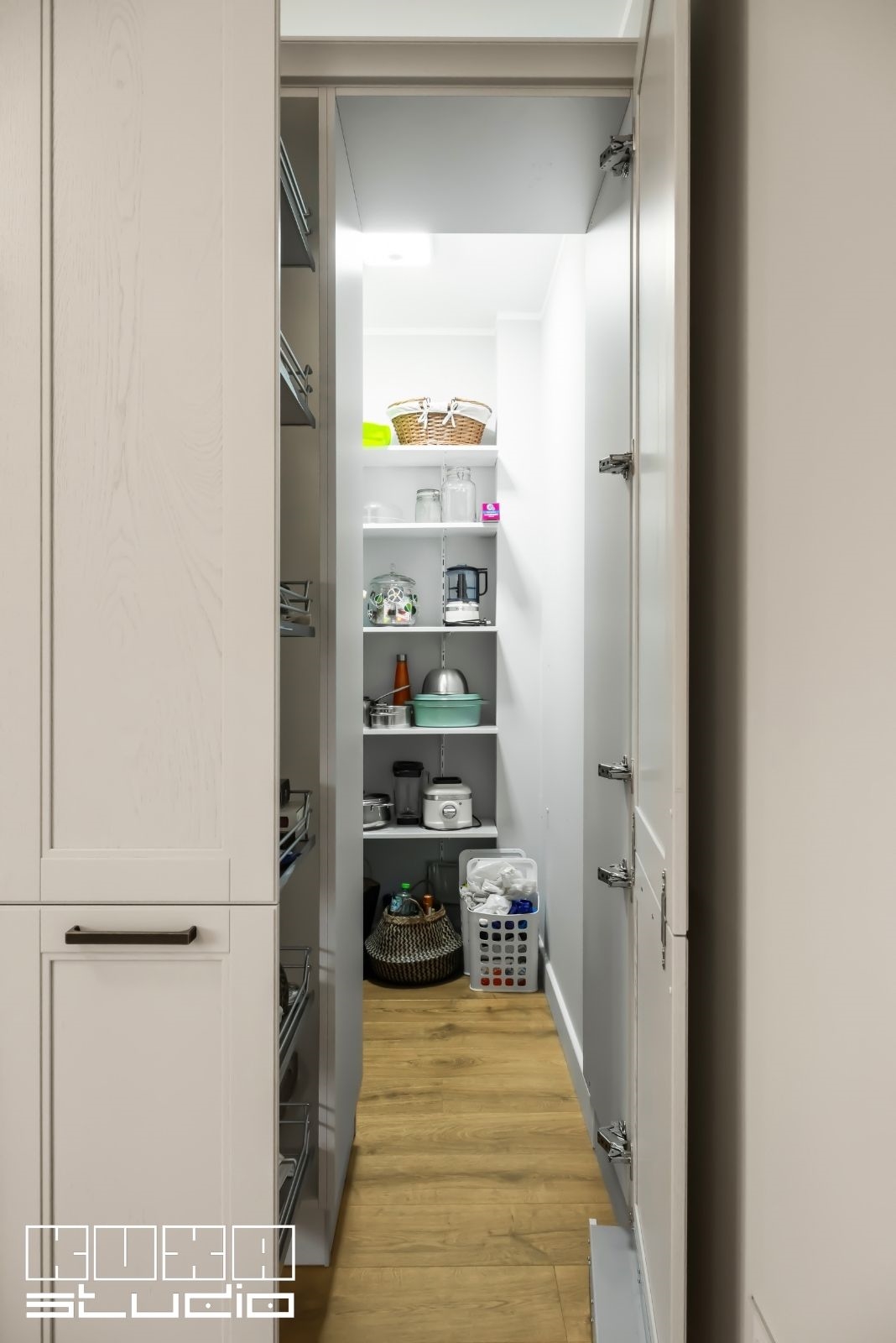 intrare-in-camara-prin-mobila