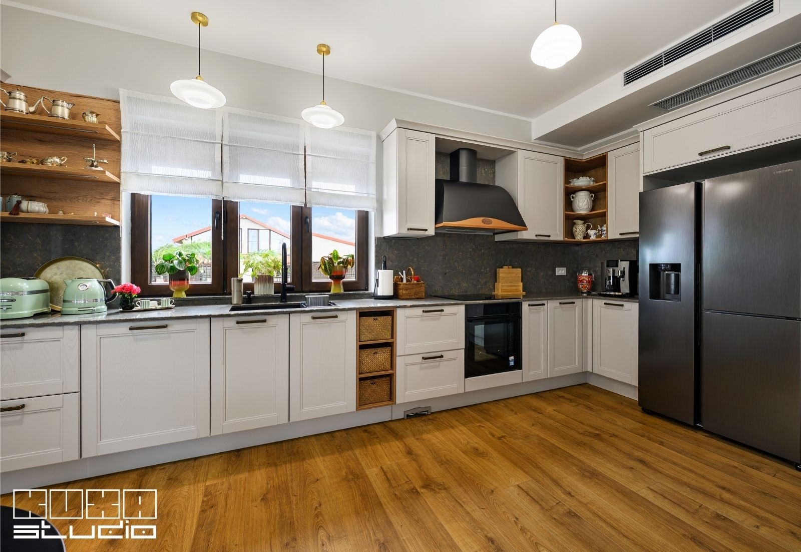 mobila-de-bucatarie-rustica.