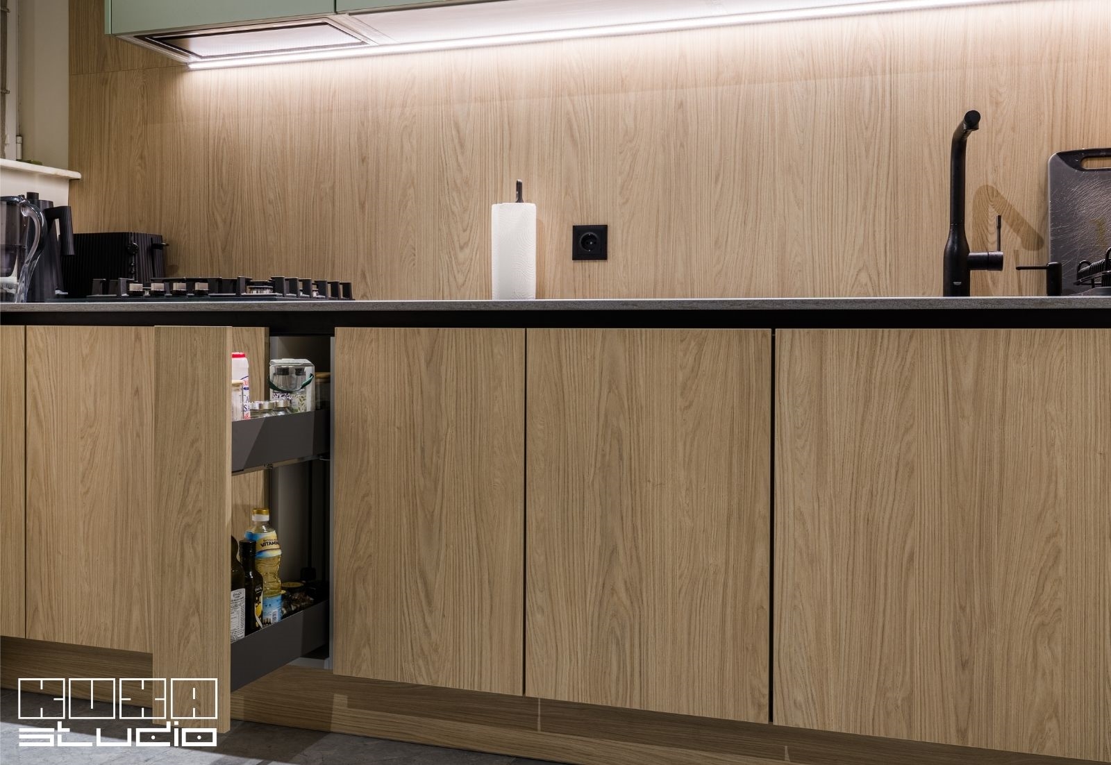 Cos Jolly pentru depozitare si organizare sticle si condimente, in bucatarie