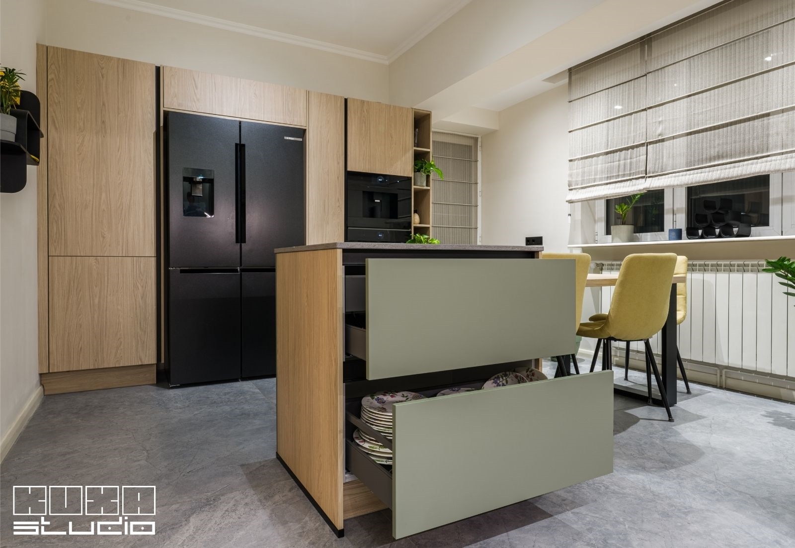 Sertare late potrivite pentru depozitare vesela din bucatarie