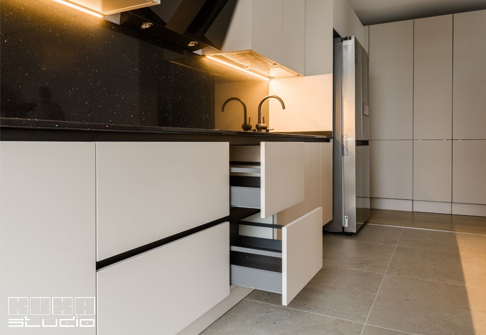 sertare depozitare pentru mobila de bucătărie