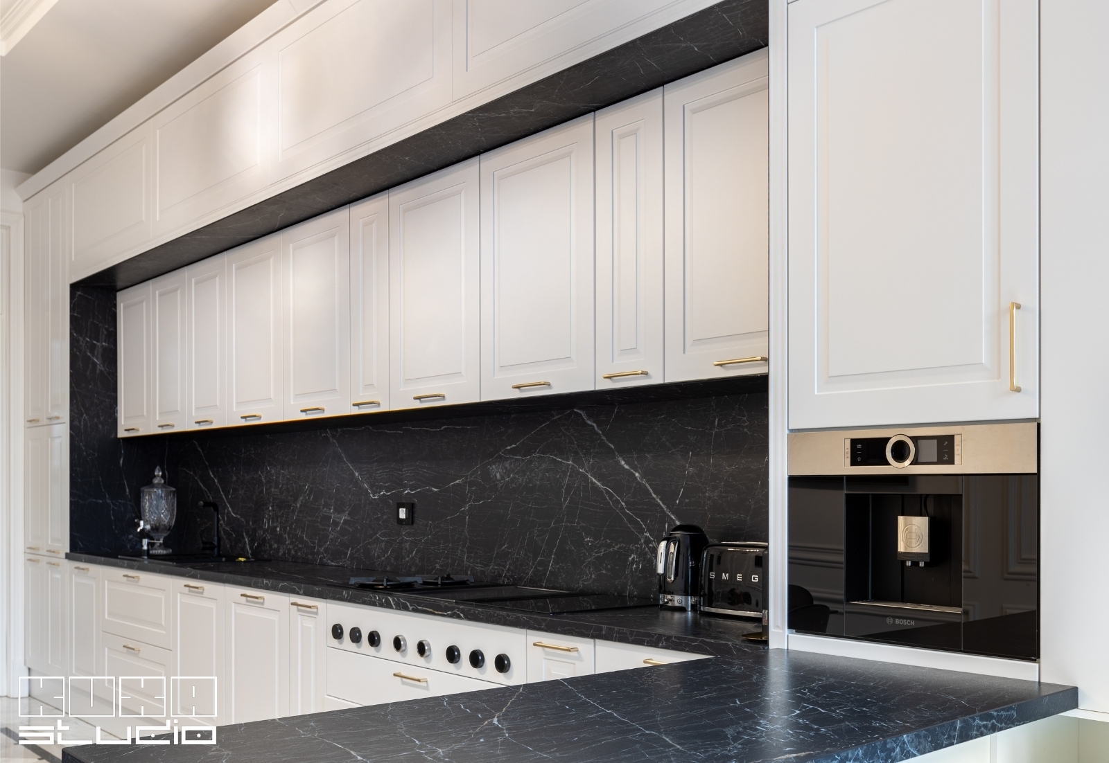 cafetiera încorporată in mobila