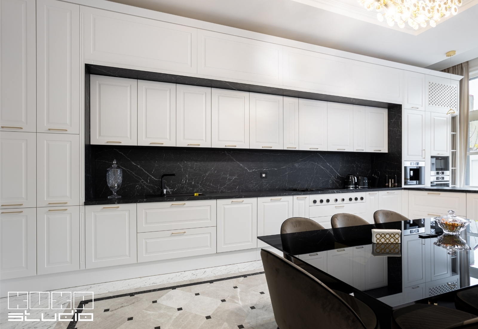 mobila de bucatarie clasica la comanda