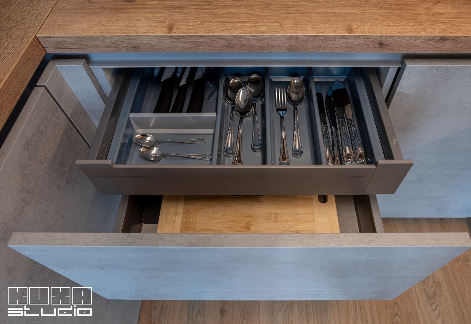 sertar cu organizator tacâmuri