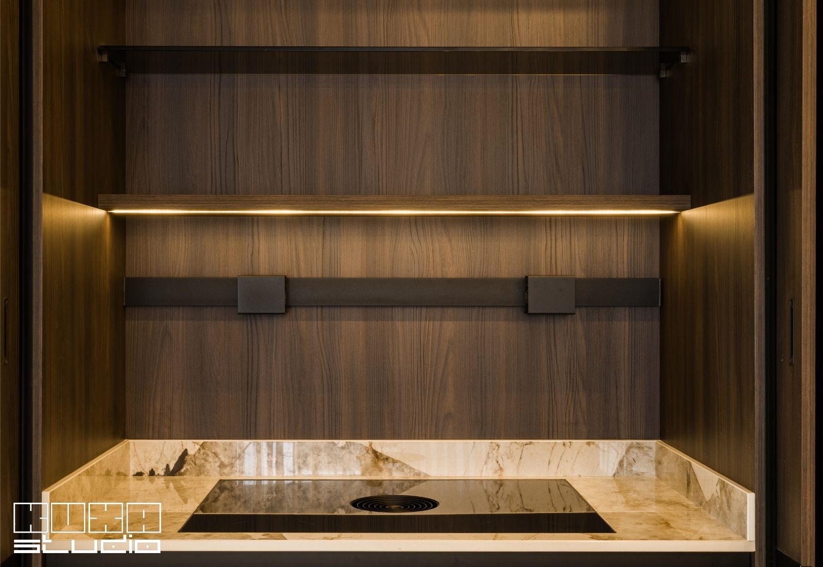 Peninsulă cu zonă de luat masa