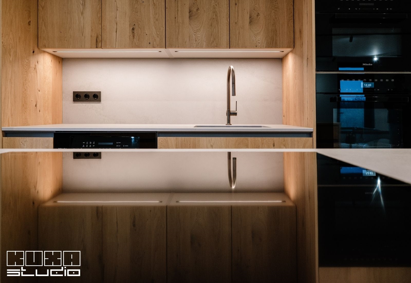 plita cu inducție pe insula