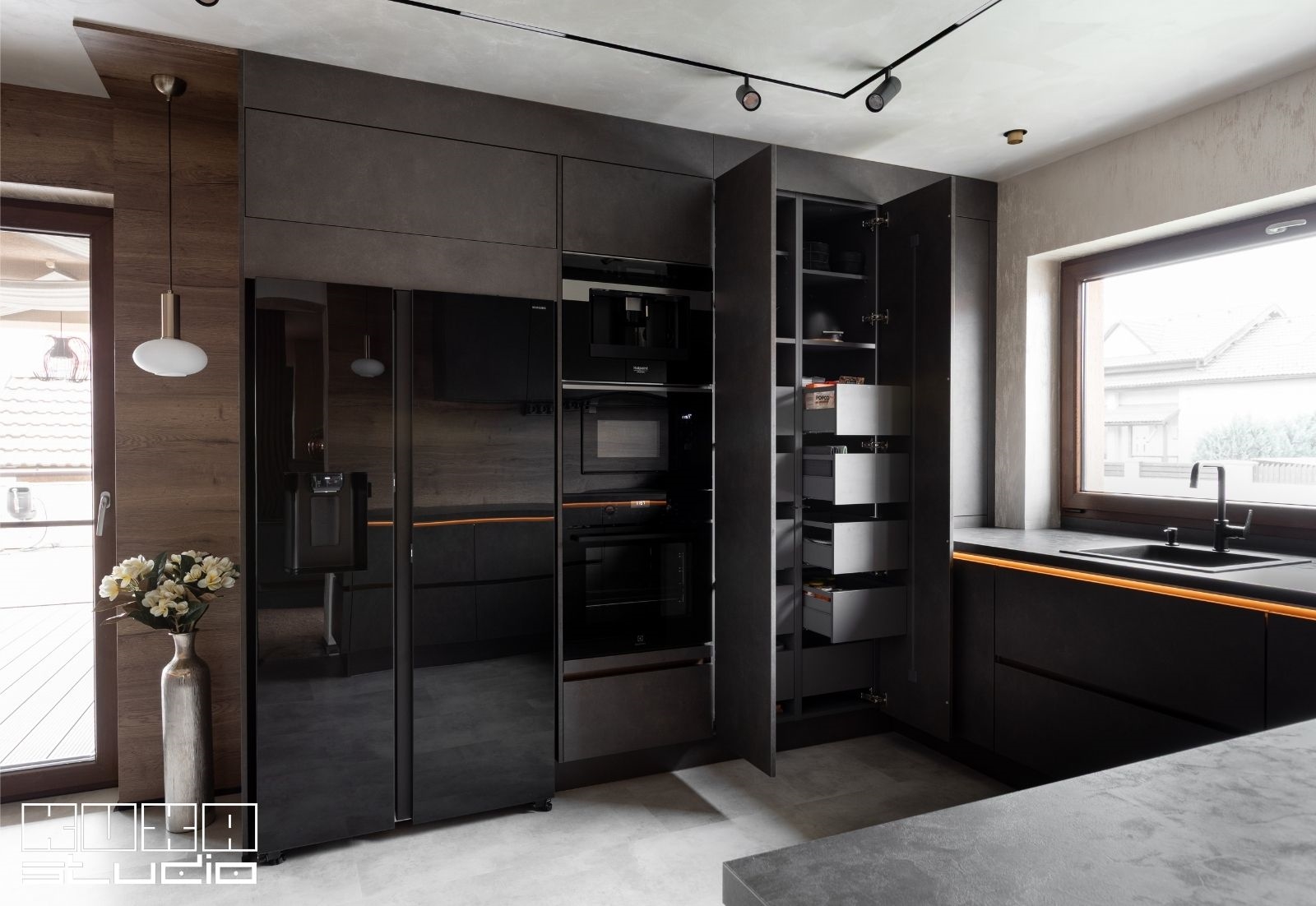 coloane depozitare bucătărie